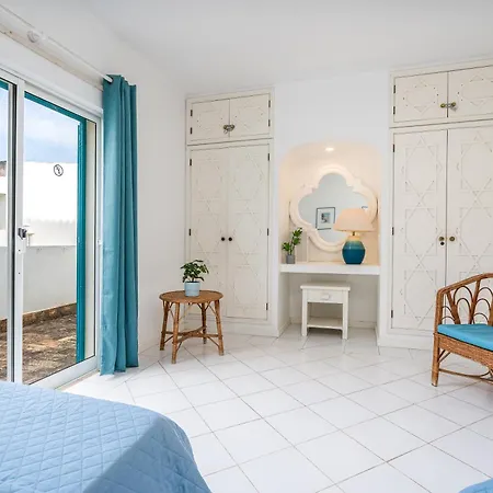 Prainha Lounge アルヴォル