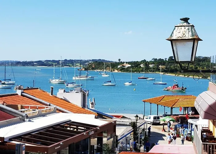 Prainha Lounge * 阿尔沃尔